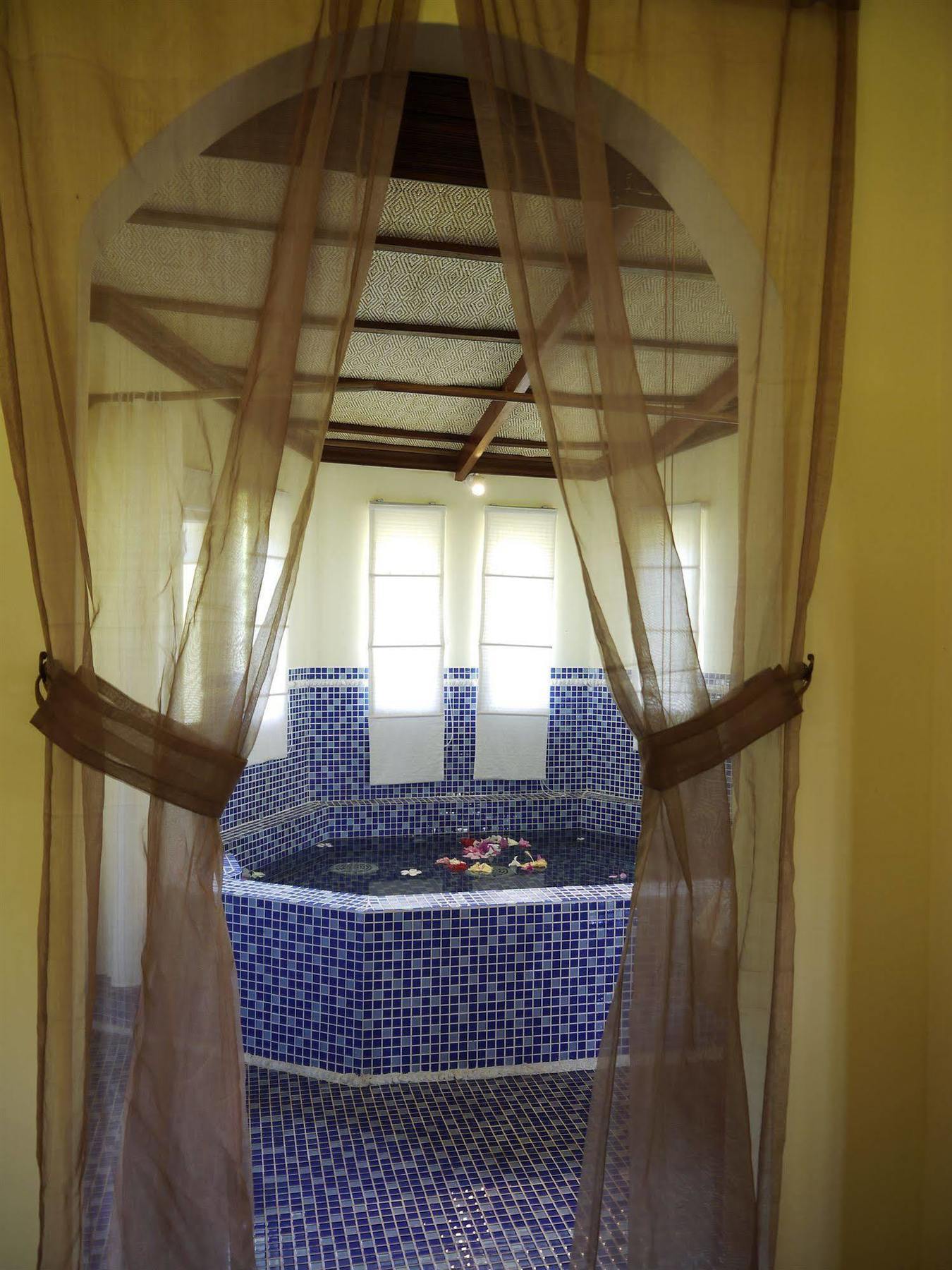 Le Flamboyant Resort Kep Exterior foto